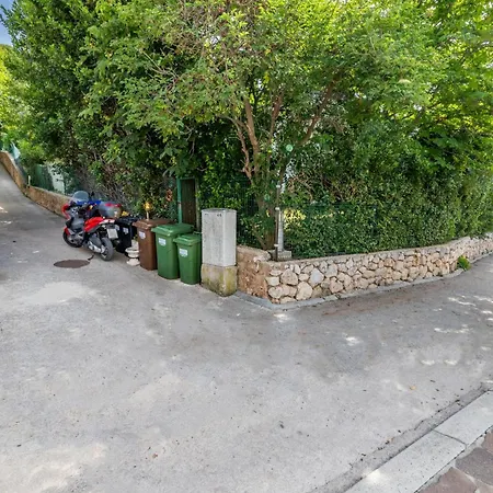 Oleander Kricin Apartment Baška