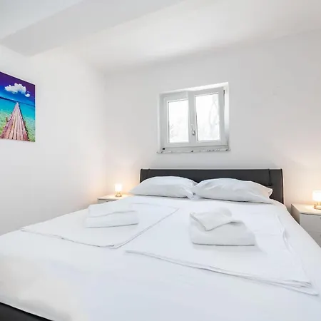 Oleander Kricin Apartment