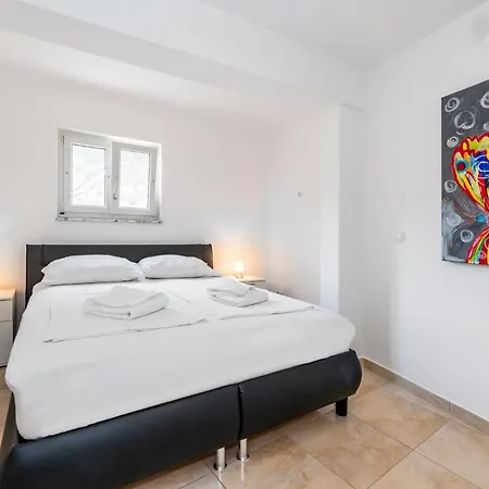 Oleander Kricin Apartment