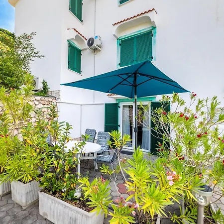 Oleander Kricin Apartment