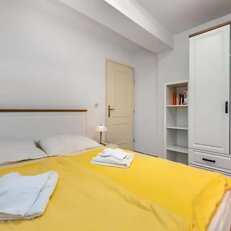 Oleander Kricin Apartment *