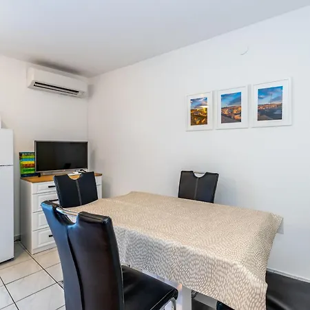 Oleander Kricin Apartment *